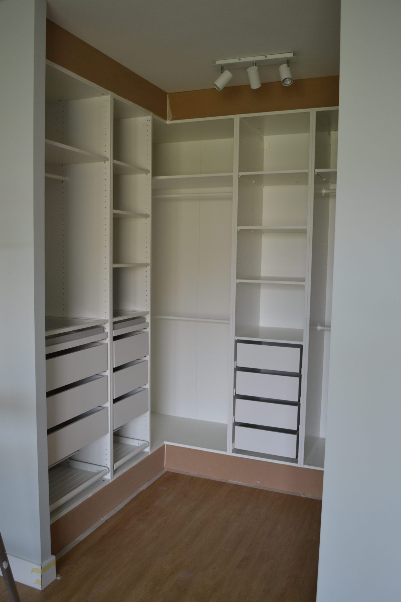 DIY IKEA Pax Built In Hack NieuwHuis Info   DSC 1516 E1565630865384 1365x2048 