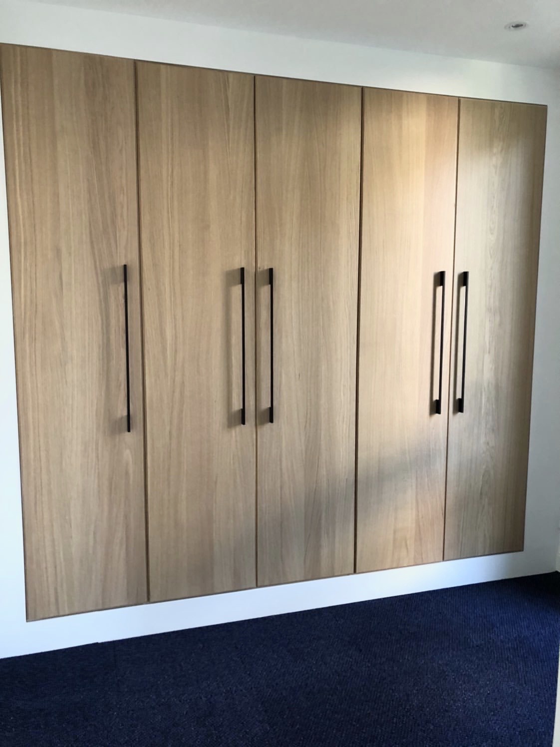 Een luxe inbouwkast met van Ikea als basis - NieuwHuis.Info